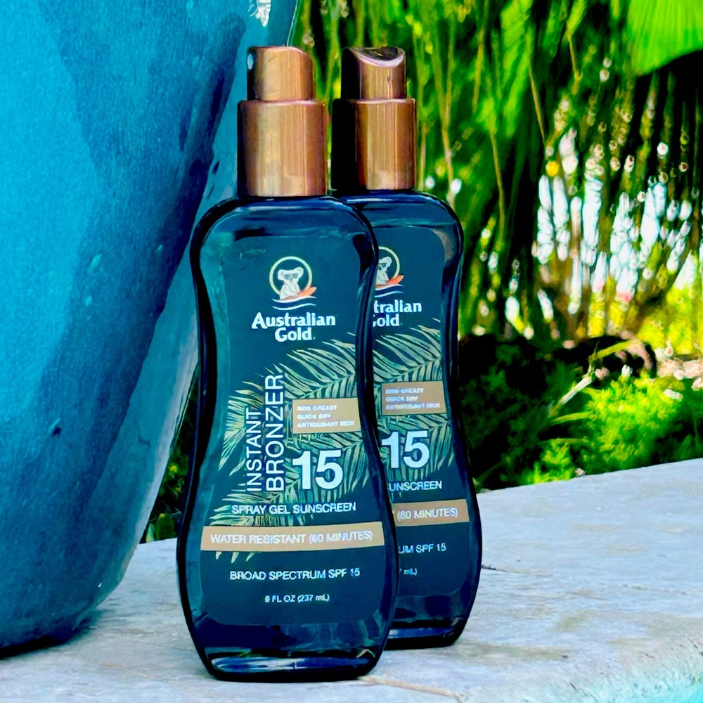 BRAND NEW 2 Australian Gold  Dark Tanning Spray Gel.  Expires 9/2027